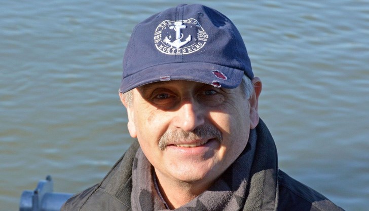 На малкия кораб ще работят двама или трима служители