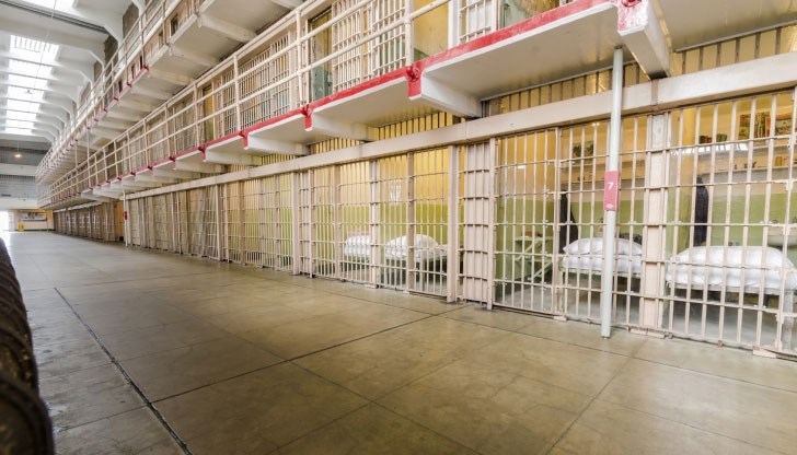 Служителите в затворите настояват за по-добри условия на труд