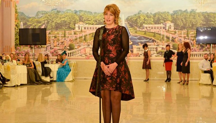 Василена грабна титлата "Мисис баба FAMOUS"