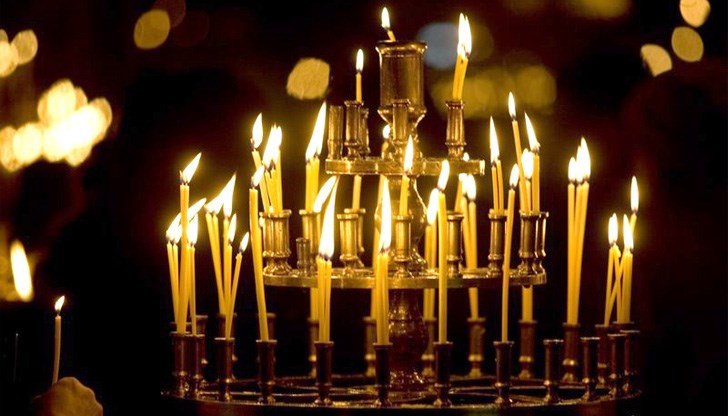 На всички именници - честито! На всички именници - честито!