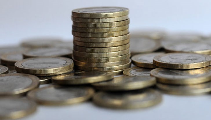 Кредитите и за бизнеса, и за домакинствата, ще продължават да поевтиняват, заяви главният икономист на най-голямата банка в България Кредитите и за бизнеса, и за домакинствата, ще продължават да поевтиняват, заяви главният икономист на най-голямата банка в България