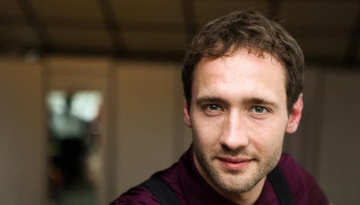 Камерите обаче не спрели да снимат и зрителите видяха инцидента в днешния епизод на „Скъпи наследници“ Камерите обаче не спрели да снимат и зрителите видяха инцидента в днешния епизод на „Скъпи наследници“