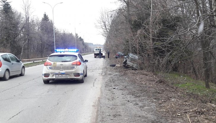 Трима души са пострадали при катастрофата