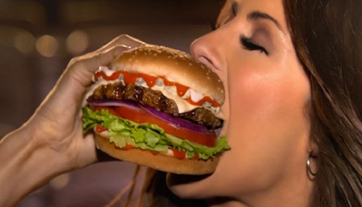 Най-вредният от всички навици е да се разхождаме насам-натам, докато се храним Най-вредният от всички навици е да се разхождаме насам-натам, докато се храним