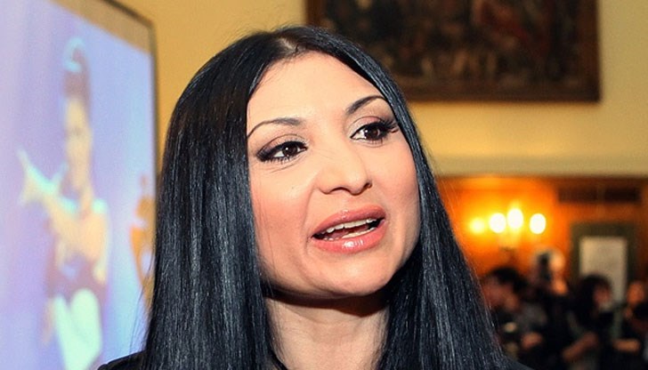 Ромската певица ще преподава на ученици от 4 клас