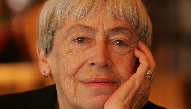 Книгите й като "Лявата ръка на мрака" и поредицата за Землемория са издадени на над 40 езика и в милиони копия по света