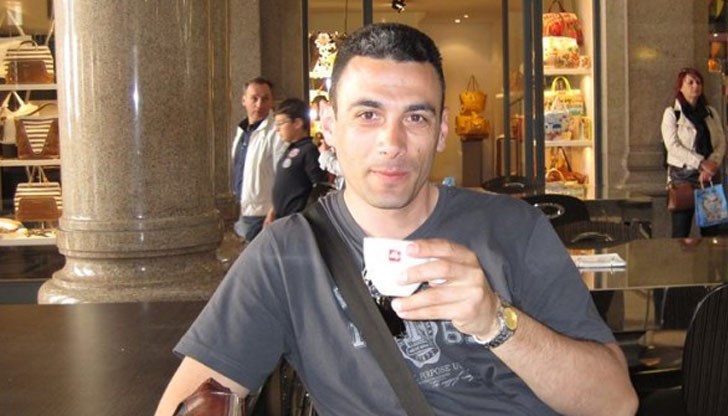 Той беше застрелян на 18 декември около 8,40 ч на улица “Дунав” до оградата на Фармацевтичния факултет в центъра на София Той беше застрелян на 18 декември около 8,40 ч на улица “Дунав” до оградата на Фармацевтичния факултет в центъра на София