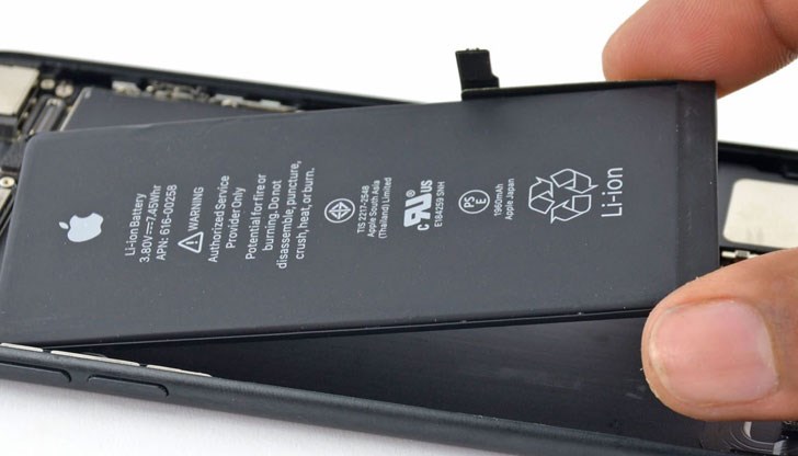Компанията стартира промоционална кампания за подмяна на батериите на всички стари модели iPhone