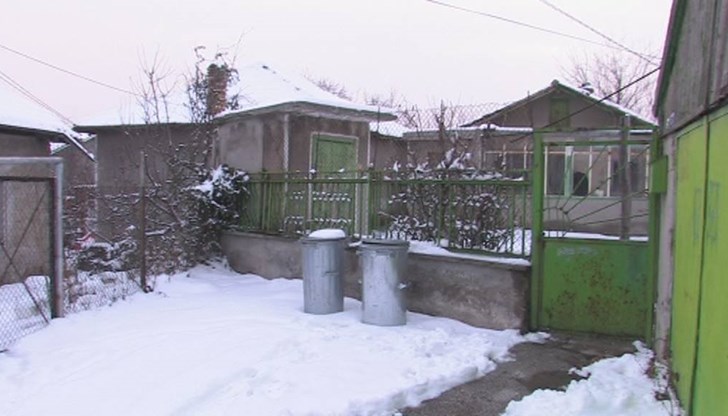 Съседка: Не съм виждала двете момичета от много години. Майка им казва, че са били по София Съседка: Не съм виждала двете момичета от много години. Майка им казва, че са били по София