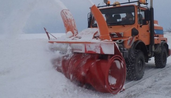 Към 17 часа е възстановен токът в 216 населени места в Североизточна България Към 17 часа е възстановен токът в 216 населени места в Североизточна България