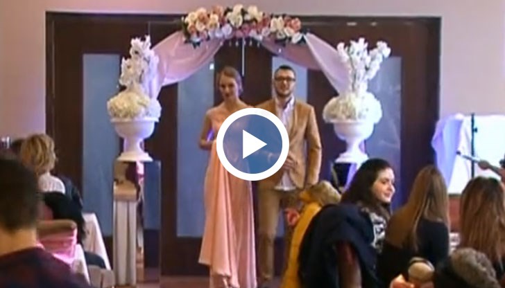 На модното шоу бяха показани актуалните тенденции в облеклото, грима и прическите за предстоящите балове