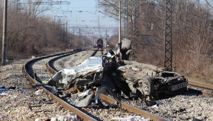 Автомобилът е минал неправомерно през жп прелеза между гарите "Ресен" и "Павликени"