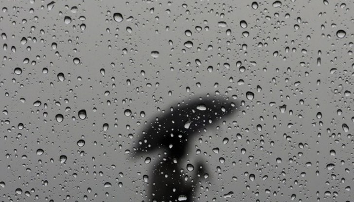 Над страната ще има значителна облачност, но само на отделни места ще превали слаб дъжд Над страната ще има значителна облачност, но само на отделни места ще превали слаб дъжд