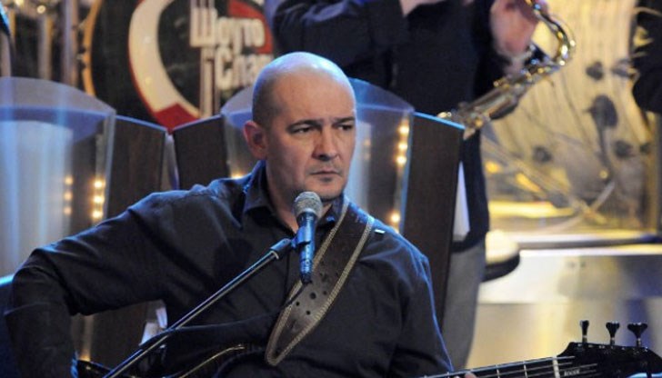 Баскитаристът на „Ку-ку бенд” ще бъде в болнични 2 месеца Баскитаристът на „Ку-ку бенд” ще бъде в болнични 2 месеца