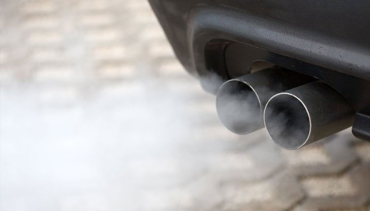 По думите му 10 автомобила, произведени преди 2004 г. замърсяват въздуха колкото 100 коли, произведени след това