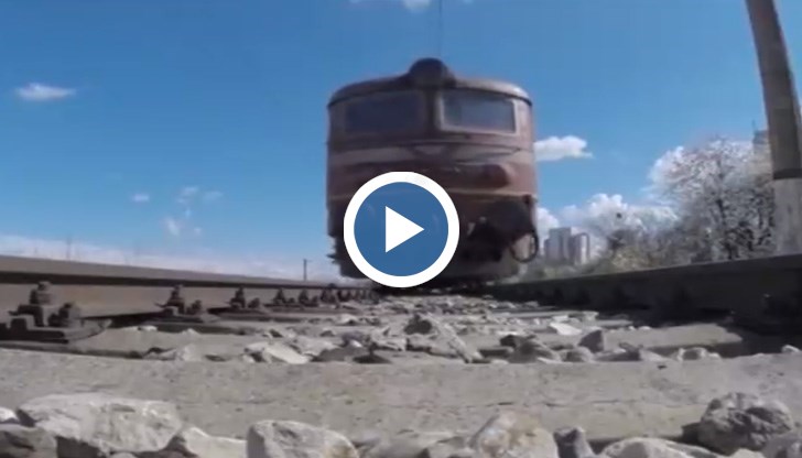 В железниците няма заплати за машинисти, но се назначават ... футболисти!