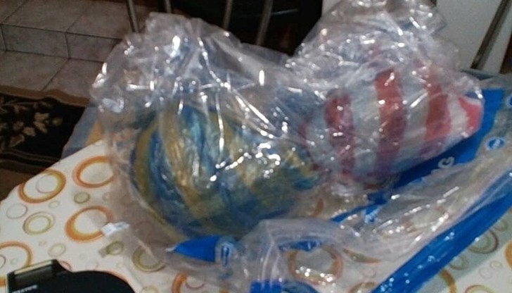 Полицаите откриха оранжерията в селскостопанска постройка в Павликени