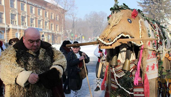 Това е зимна обредна игра в село Кошов