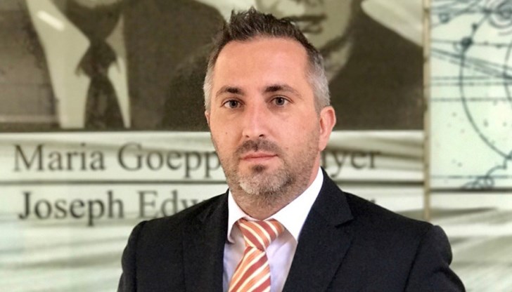 Проф. Теньо Попминчев се нареди в топ 10 на учените на бъдещето