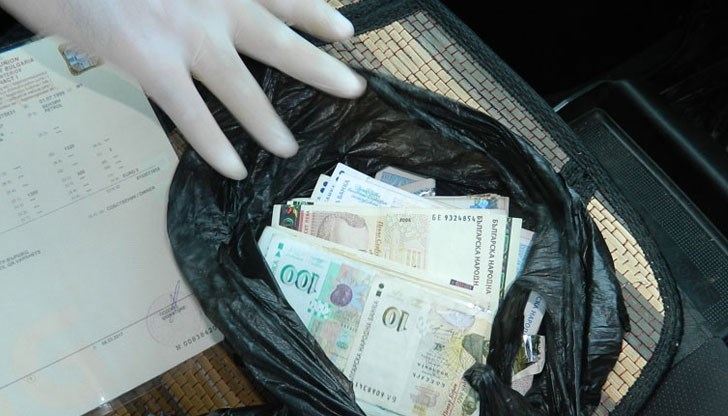 "Комисар" от полицията подлъгал възрастния мъж / Снимката е илюстративна "Комисар" от полицията подлъгал възрастния мъж / Снимката е илюстративна