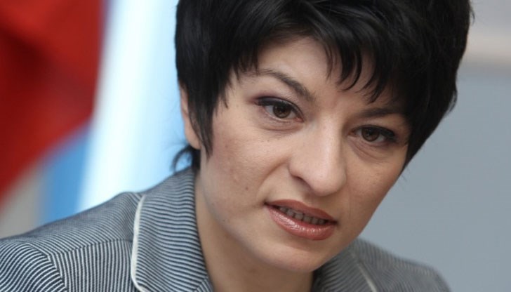 Десислава Атанасова беше сред остриетата на ГЕРБ в дебатите с Корнелия Нинова