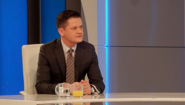 Димитър Маргаритов коментира условията, при които мобилните оператори прекратяват предсрочно договори с клиенти Димитър Маргаритов коментира условията, при които мобилните оператори прекратяват предсрочно договори с клиенти