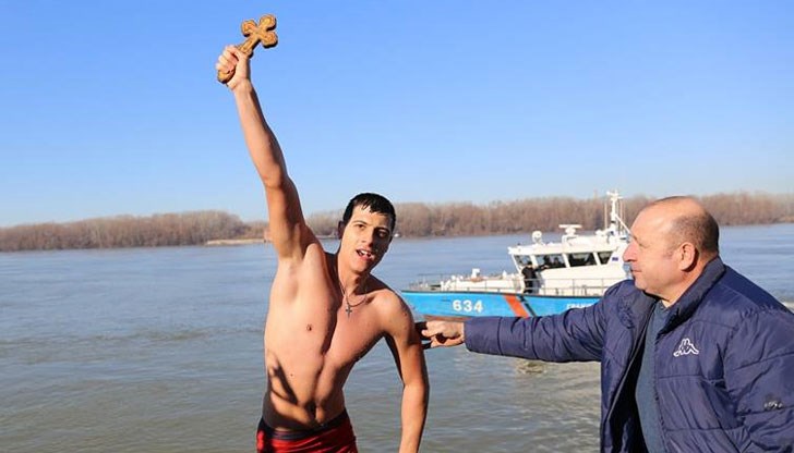 23-годишният русенец улови кръста за втора година