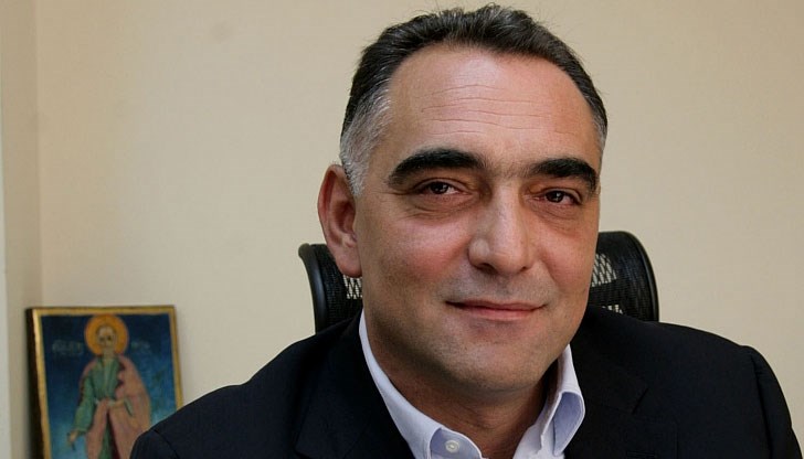 Близките на убития бизнесмен отправят молба присъстващите да не използват видео и фотокамери