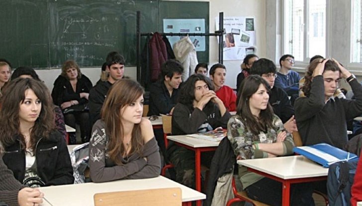 Утвърдени са учебните програми за 10-и клас Утвърдени са учебните програми за 10-и клас