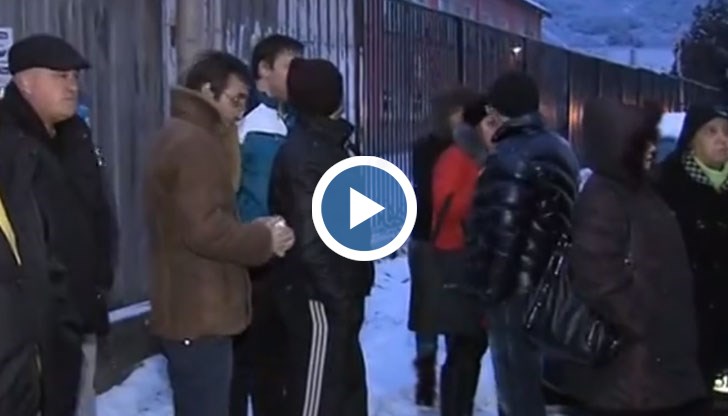 Не за първи път работодателят им бави възнагражденията