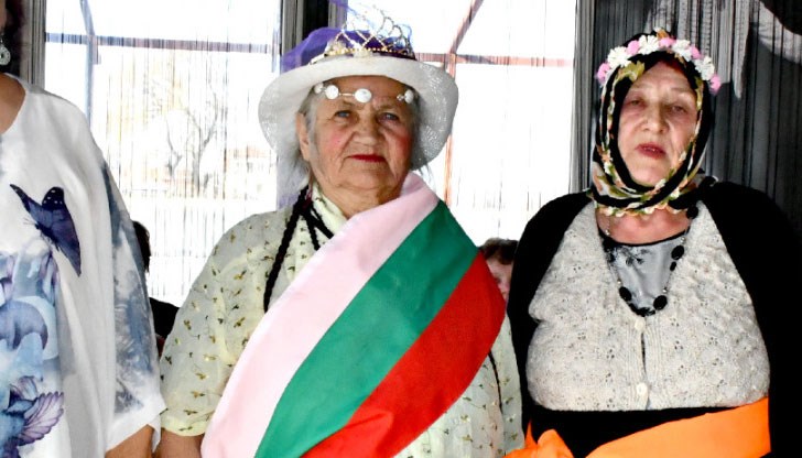 Победителката в конкурса е горда баба на три деца, пет внука и шест правнука