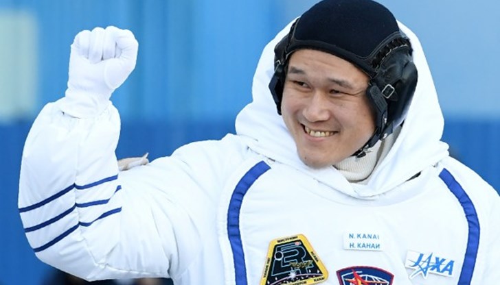 Канаи се притеснява как ще се побере на кораба "Союз" при връщането му на Земята Канаи се притеснява как ще се побере на кораба "Союз" при връщането му на Земята