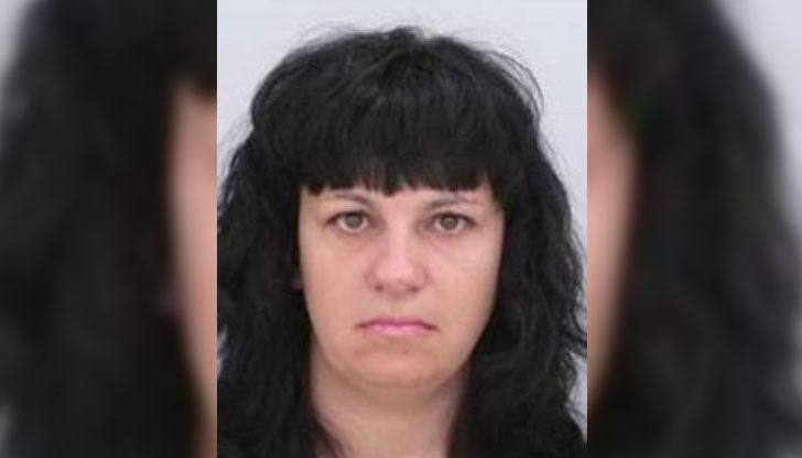 Умоляват се всички, които могат да дадат информация за издирваната жена, да се обадят на телефон 112