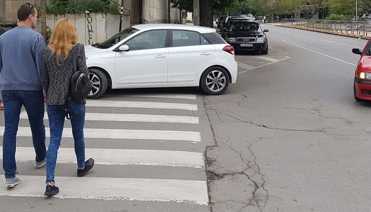 Особено внимание ще се обърне на състоянието на пешеходните пътеки в близост до училища и детски градини Особено внимание ще се обърне на състоянието на пешеходните пътеки в близост до училища и детски градини