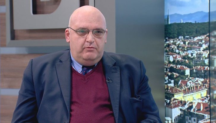 Д-р Николай Брънзалов коментира исканото от общопрактикуващите лекари повишаване на таксата за преглед Д-р Николай Брънзалов коментира исканото от общопрактикуващите лекари повишаване на таксата за преглед