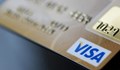 Таксуват двойно клиентите на Visa