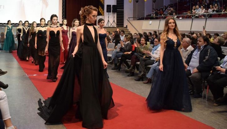 Ученици влязоха в ролята на модели и дефилираха на модното авеню „The Day After Tomorrow“