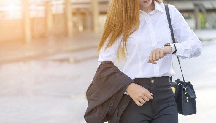 Долното копче на сакото никога не се закопчава