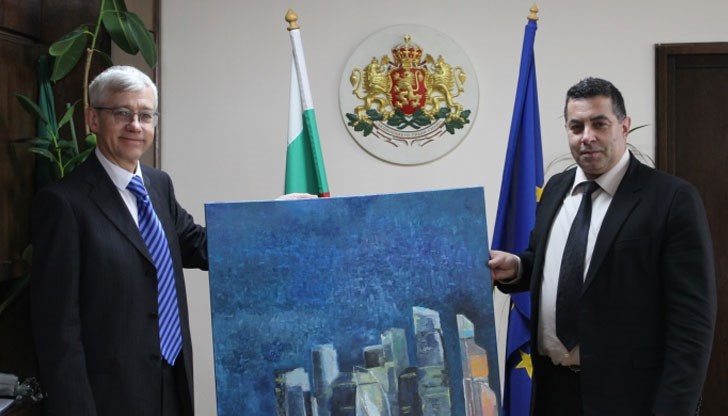 Г-н Андрей Громов подари на Галин Григоров картина на модерна Москва