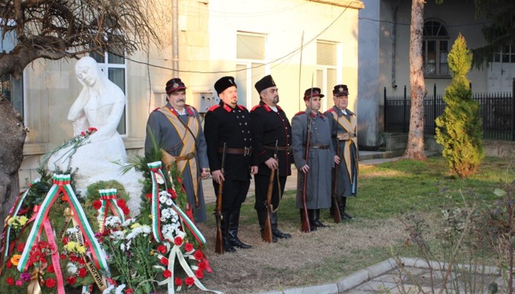 Валентин Колев участва в тържественото отбелязване на 140-та годишнина от смъртта на Баронеса Юлия Вревская в град Бяла