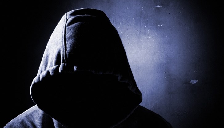 Непълнолетен младеж е установен от полицията Непълнолетен младеж е установен от полицията