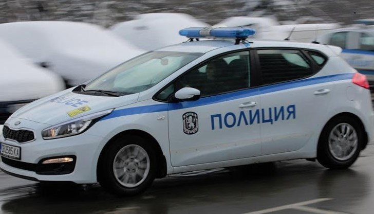 Нападателят ударил единия полицай с глава в областта на устата