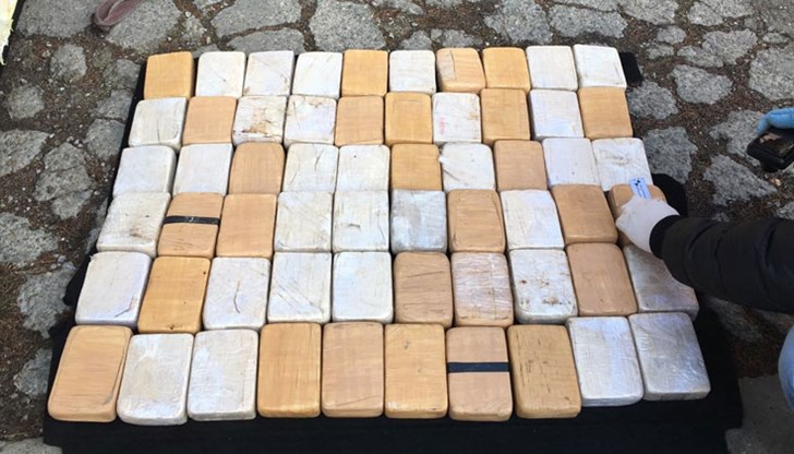 При операция откриха 38 килограма хероин и кокаин