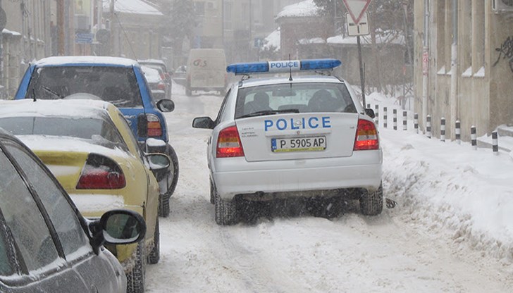 Шофьорът от Мартен карал "Фолксваген Голф" с френски регистрационен номер от друг автомобил Шофьорът от Мартен карал "Фолксваген Голф" с френски регистрационен номер от друг автомобил