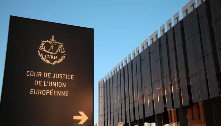 Часовете, в които работникът е "на разположение" и е длъжен да се отзове на повикване от работодателя в кратък срок са работно време според съда на ЕС