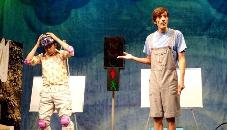 Драматичният театър "Сава Огнянов" организира специални спектакли за деца и родители