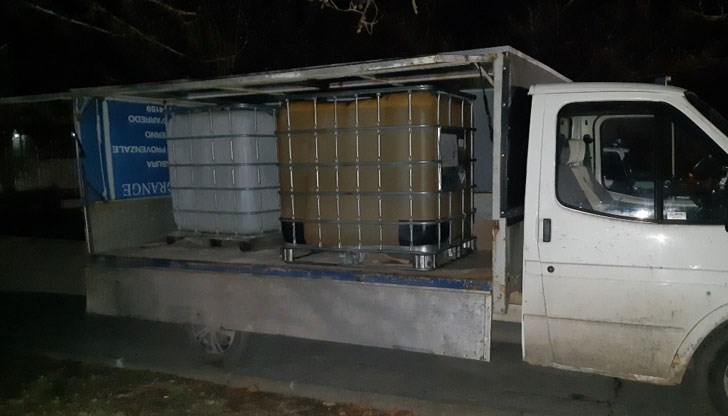 Акцизната стока е открита в товарното отделение на „Форд Транзит"