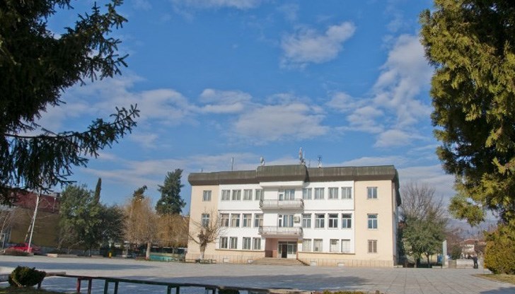 Насилва мъжете за френска любов срещу една цигара Насилва мъжете за френска любов срещу една цигара