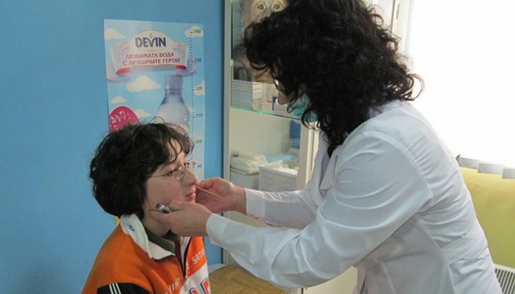 Учениците са на училище, тъй като болните са под 30%