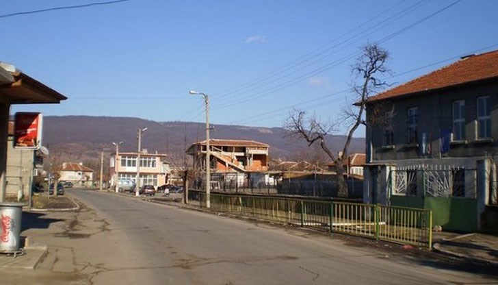 33-годишният Руси се оплака, че е бит от служители на фирма за бързи кредити